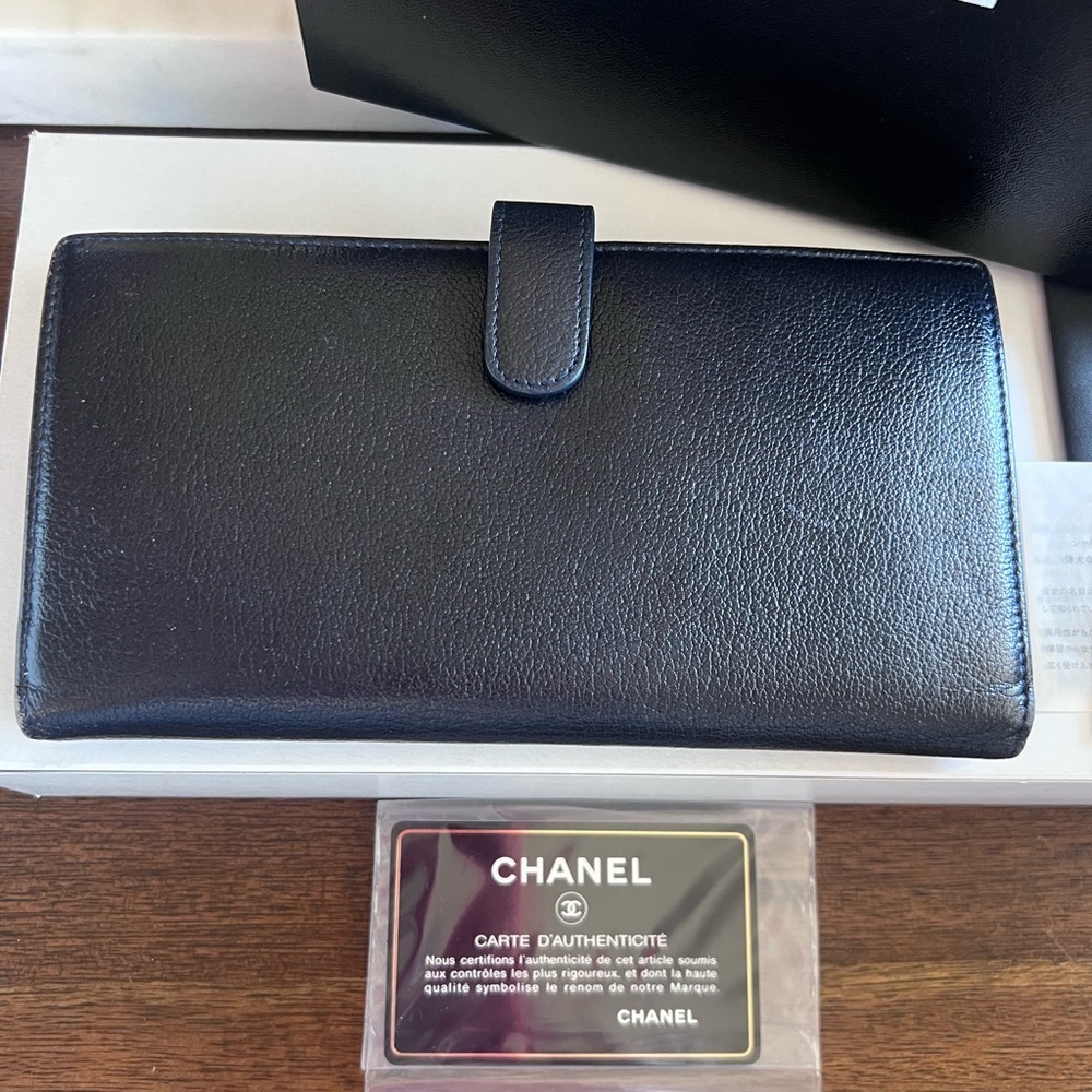 CHANEL Camellia Flower Empreinte Black Leather Bill Card Wallet with Box & Card - Picture 6 of 16